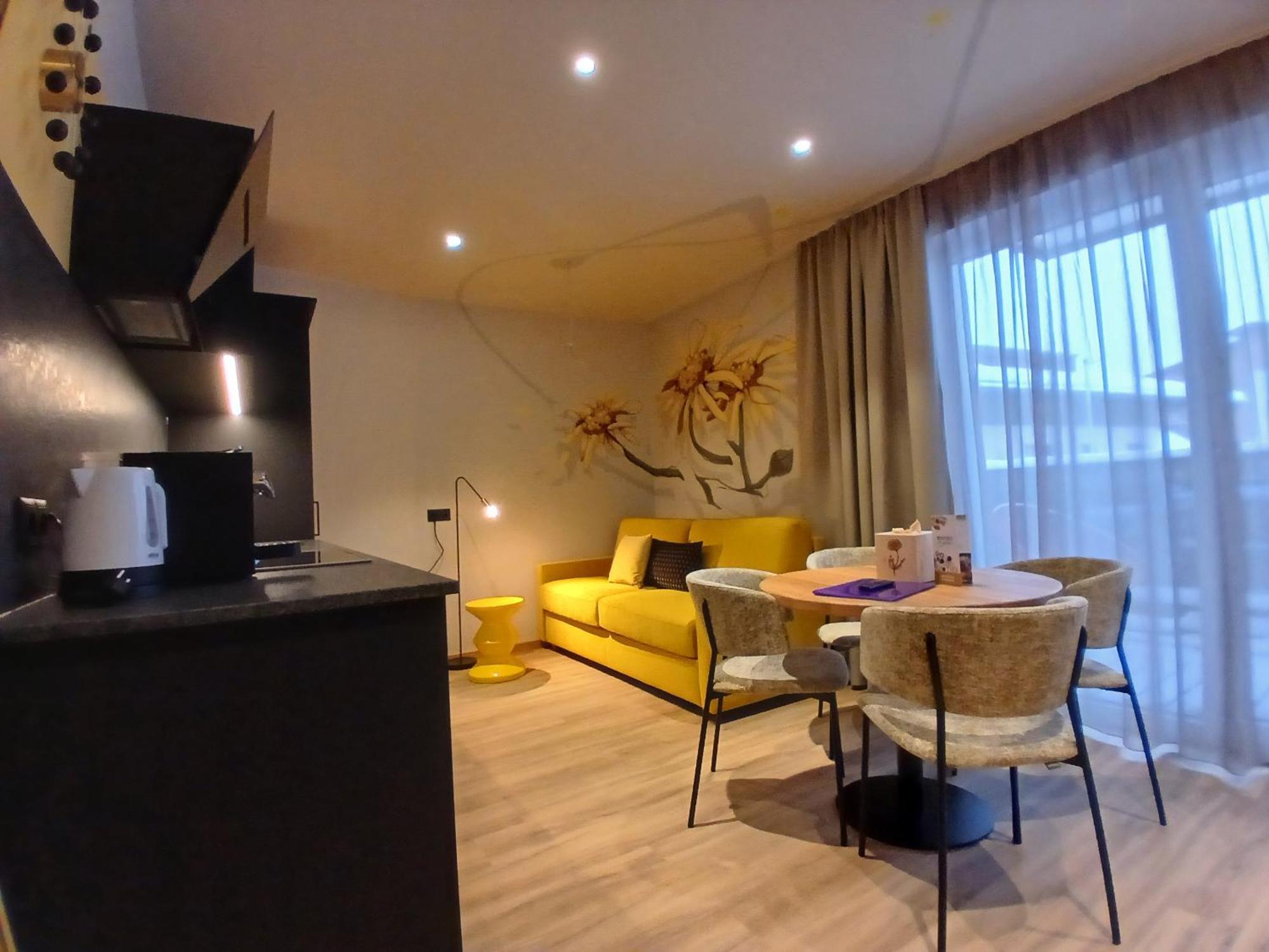 Appartement Lorenzi Solden Bagian luar foto