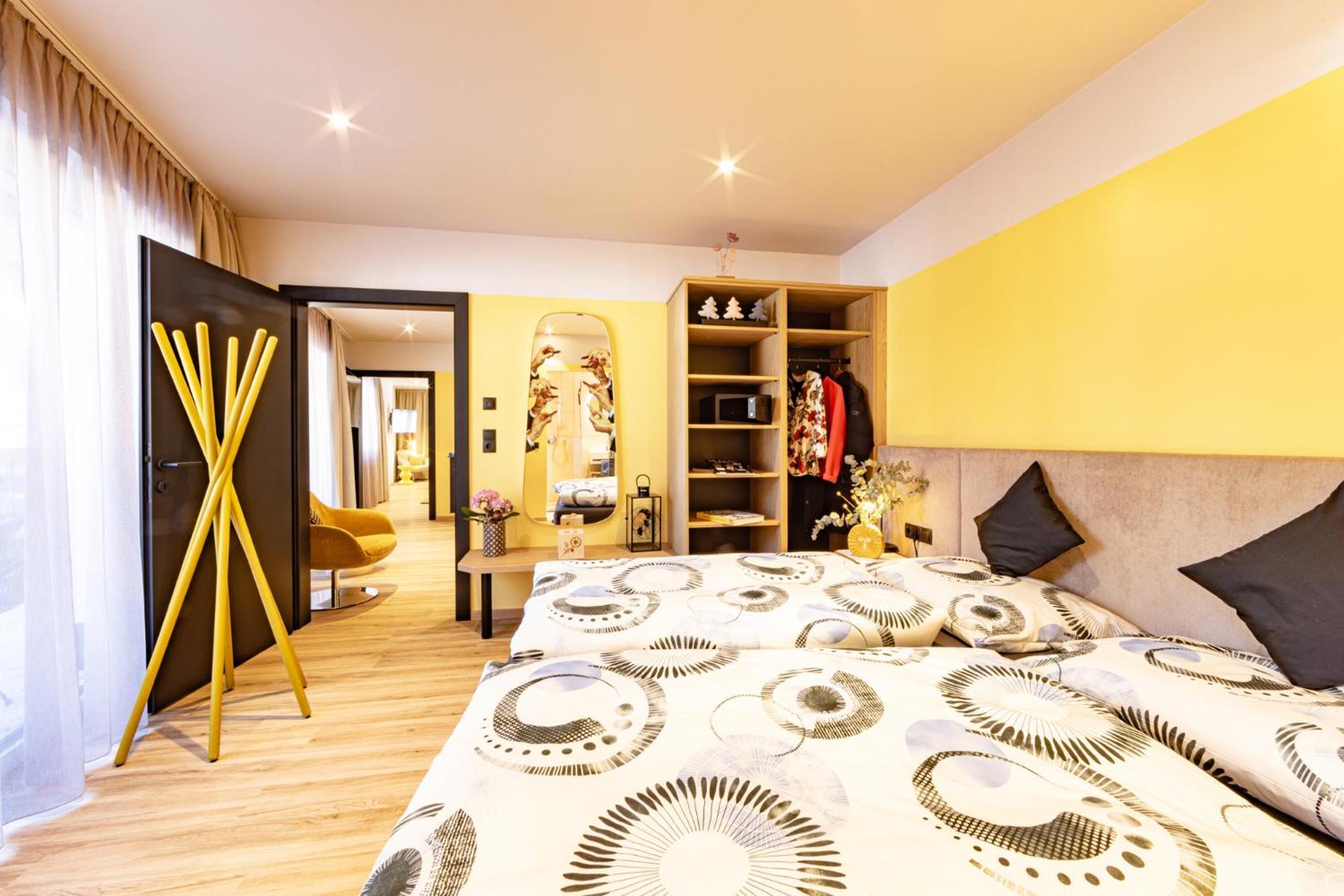 Appartement Lorenzi Solden Bagian luar foto